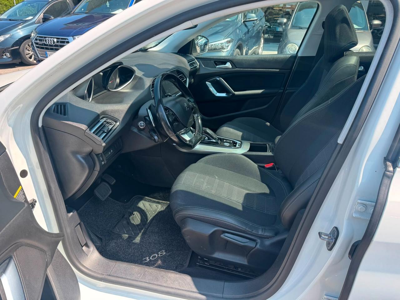 Peugeot 308 BlueHDi 130 S&S EAT8 Allure *unipro* tetto* carplay*