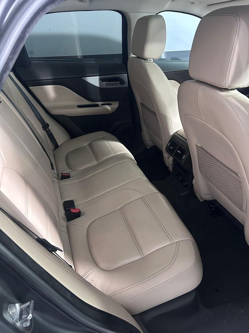 Jaguar F-Pace AWD Prestige