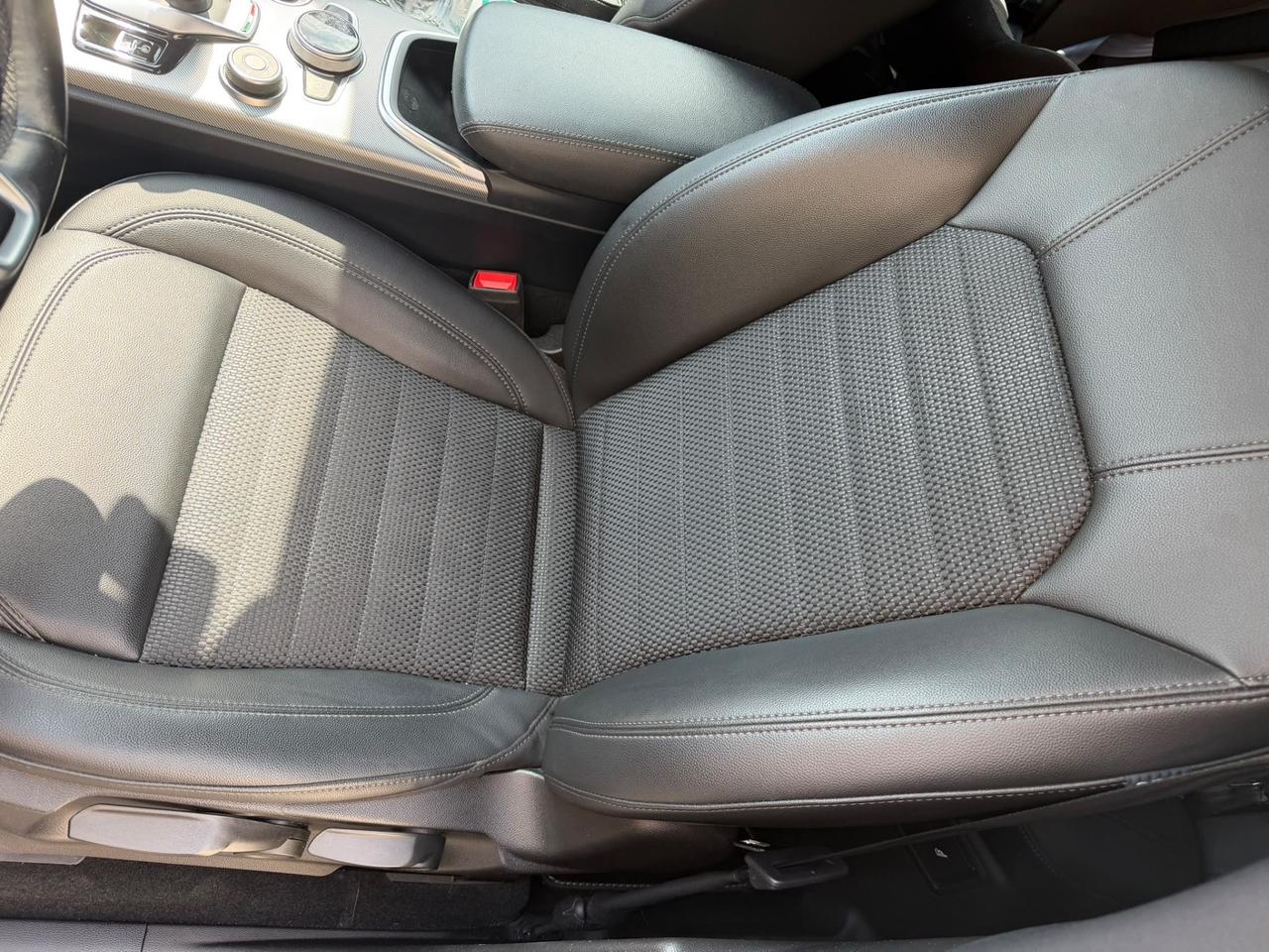 Alfa Romeo Stelvio 2.2 Turbodiesel 190 CV AT8 Q4 Executive