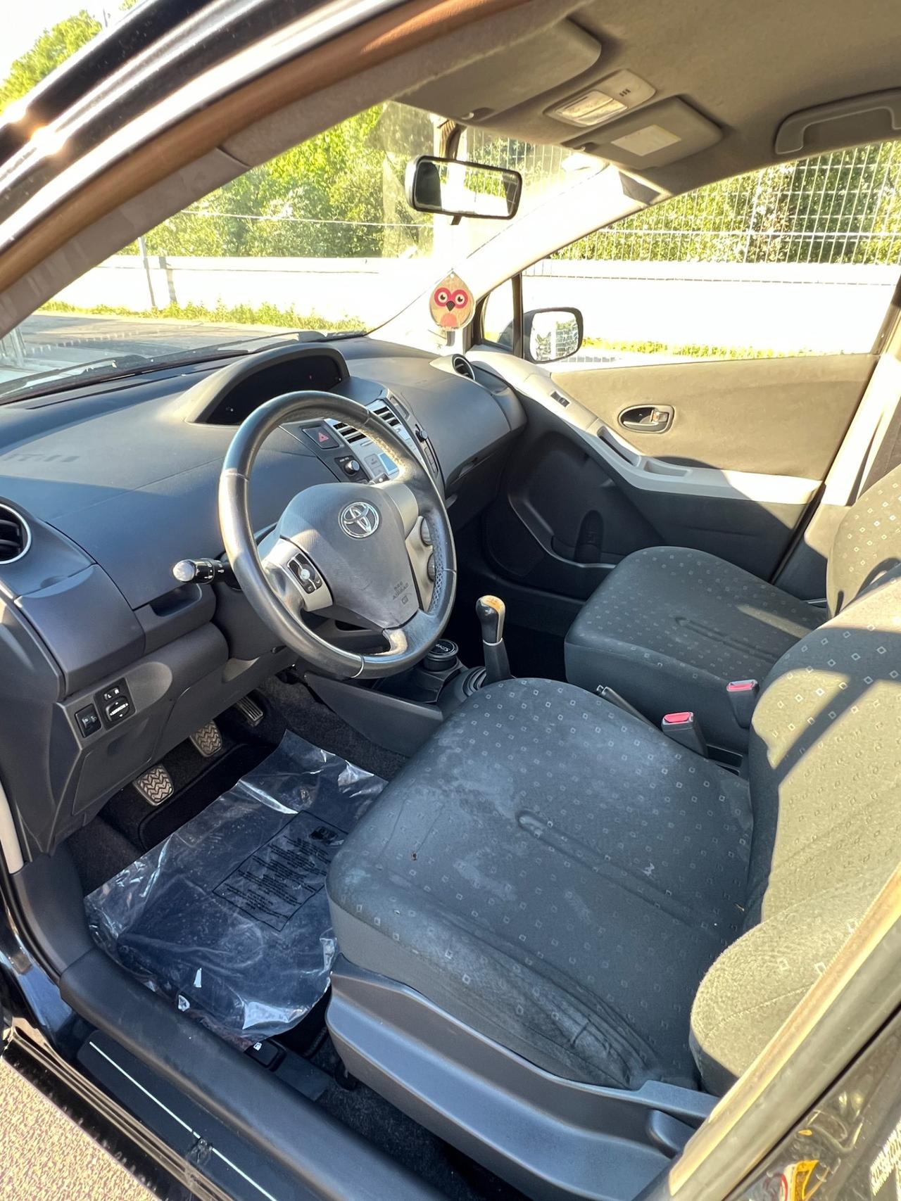 Toyota Yaris 1.0 5 porte Now