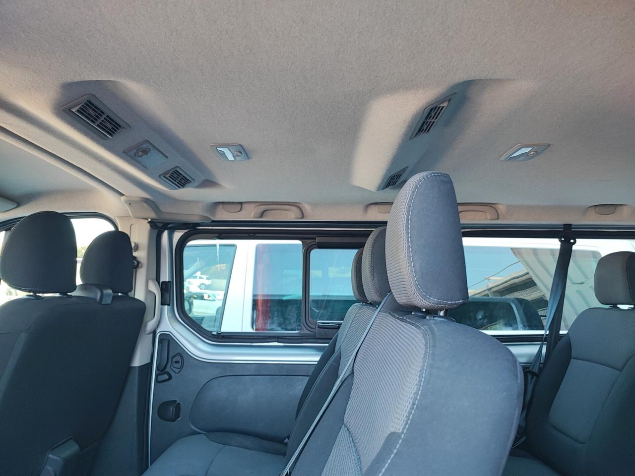 Nissan NV300 2.0 dCi 150CV PL-TN Bus