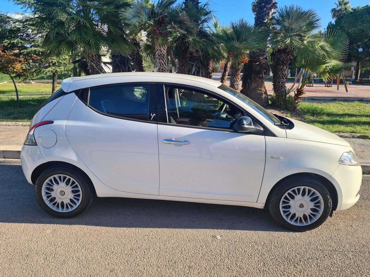 Lancia Ypsilon 1.3 MJT 16V 95 CV 5 porte S&S Gold" Bella"