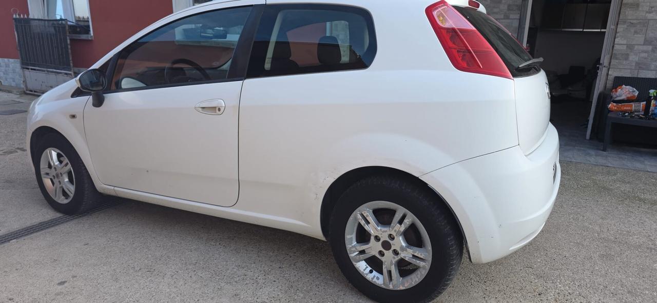 Fiat Grande Punto 1.3 MJT 75 CV 3 porte neopatentati
