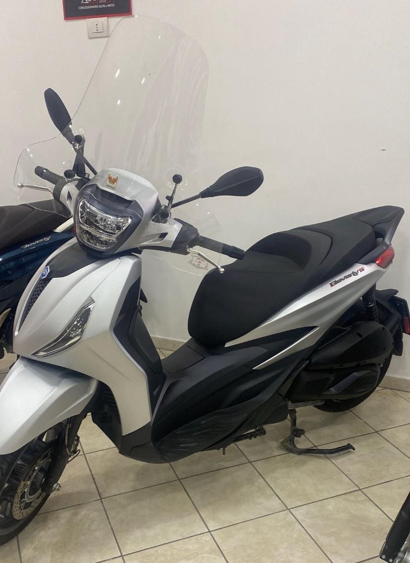 Piaggio Beverly 300 Sport