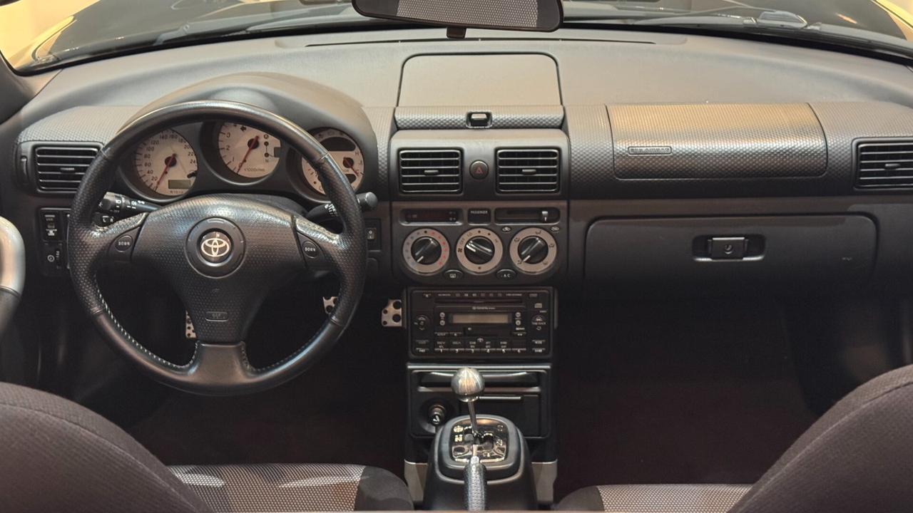 Toyota MR2 1.8i 16V CABRIO - 2002