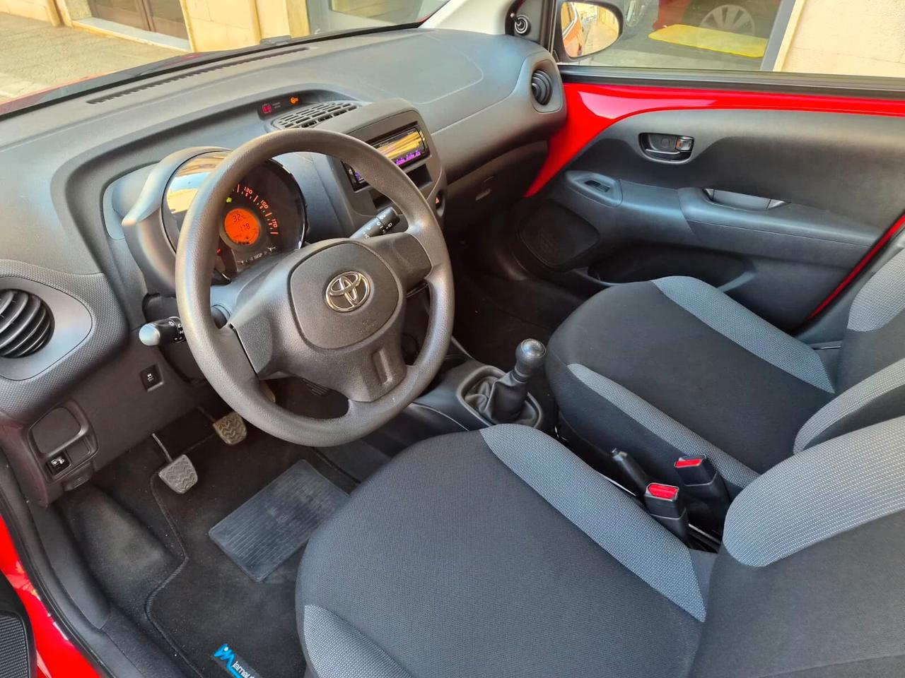 Toyota Aygo 1.0 VVT-i 69 CV 5 porte x-cool TSS