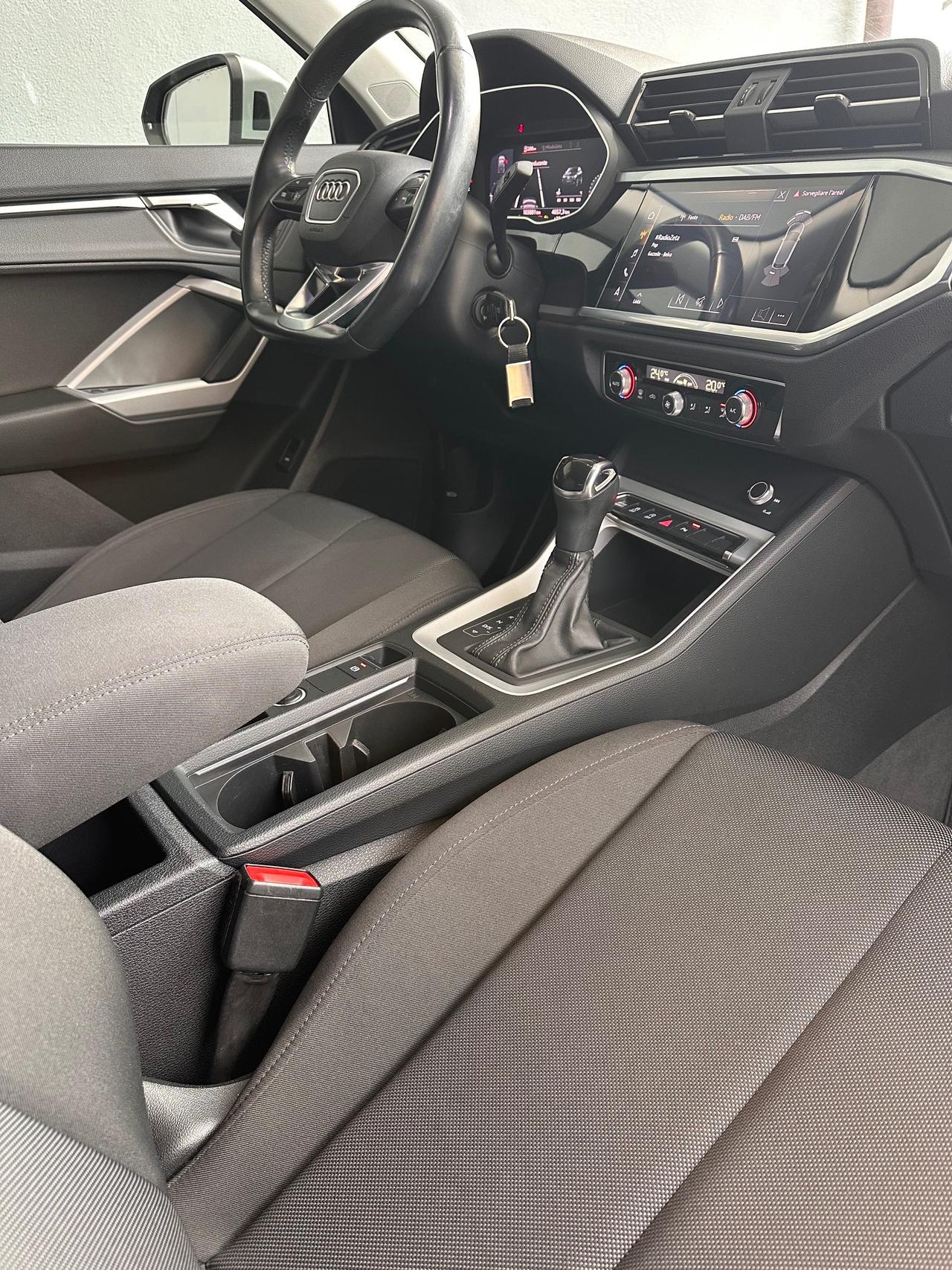 Audi Q3 Sportback 35 2.0 tdi s-tronic