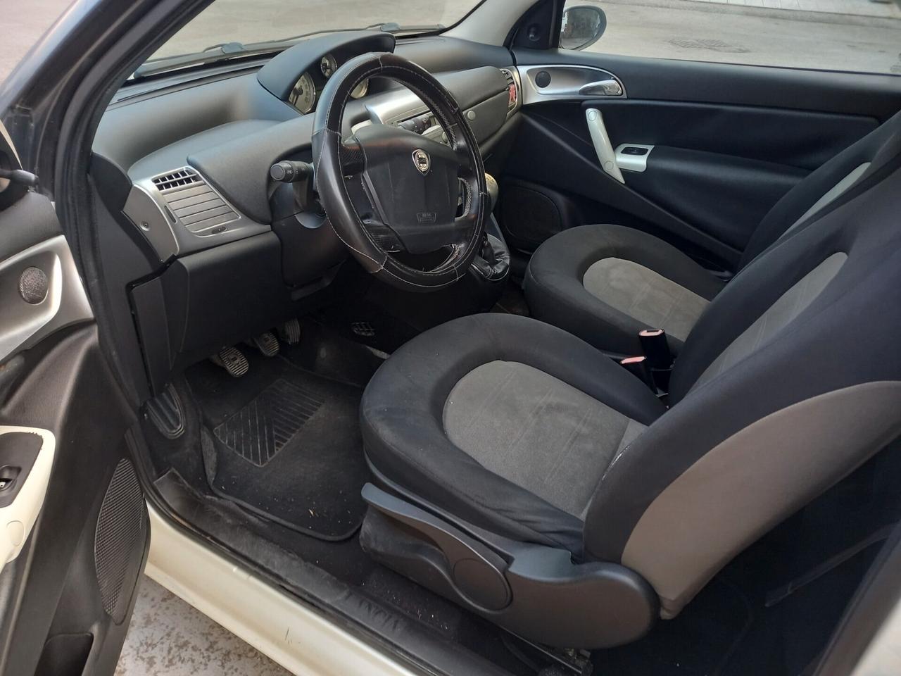 Lancia Ypsilon 1.3 Multijet 16V Momo Design
