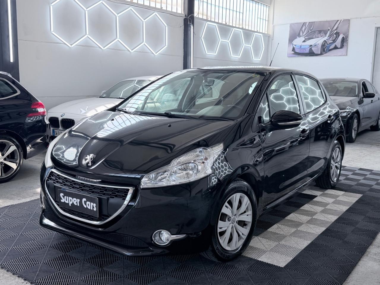 Peugeot 208 1.4 HDi 68 CV 5 porte Allure