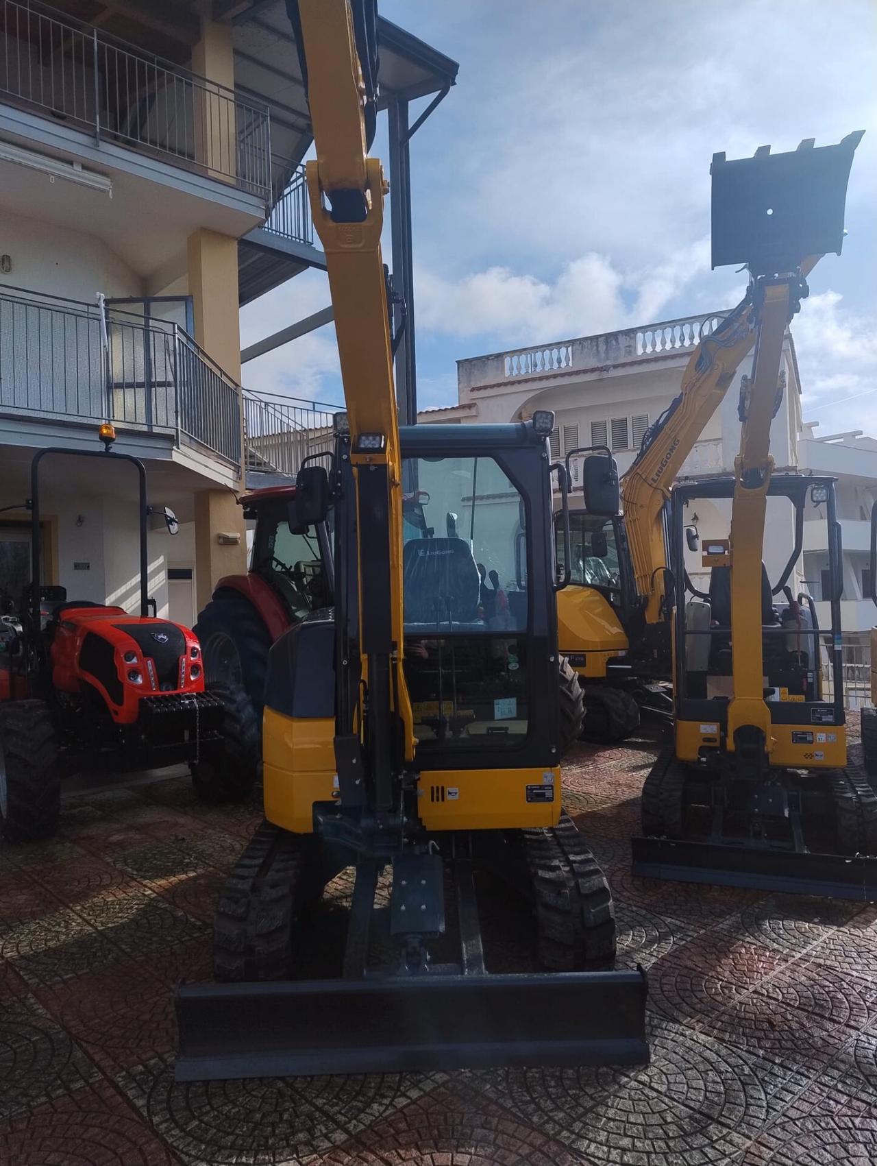 Escavatore Nuovo LiuGong 9027F (27 Quintali)