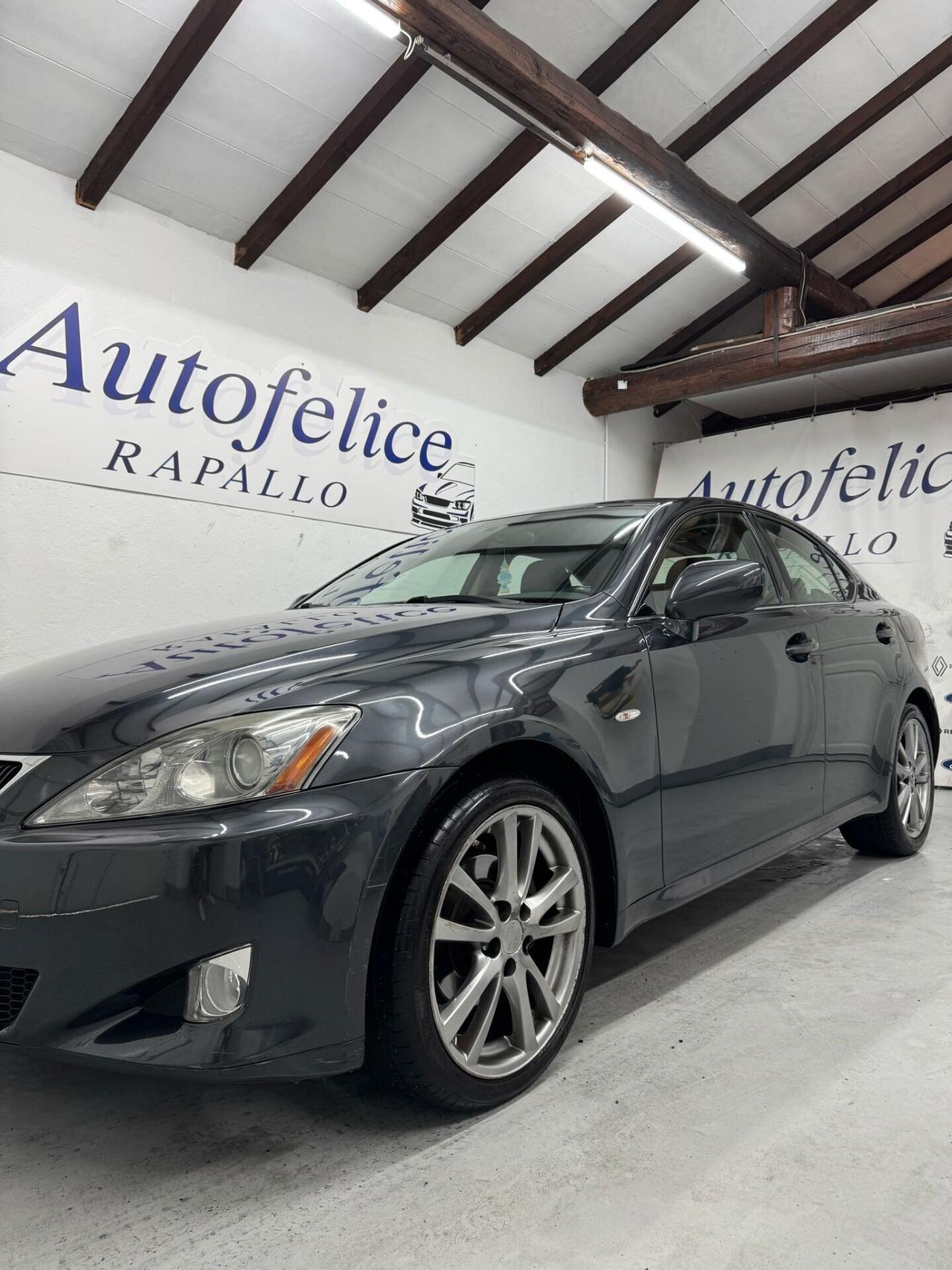 Lexus IS 220d IS 220d 2.2 16V Luxury