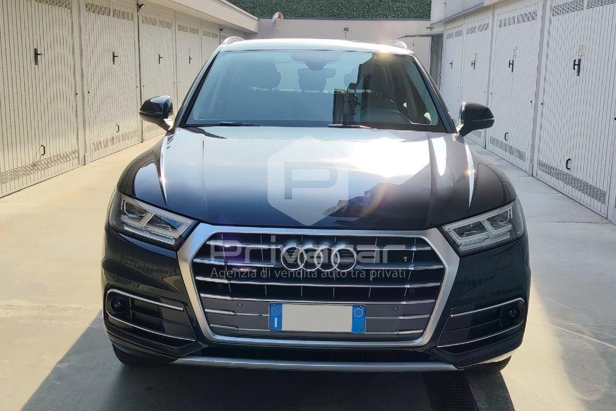 AUDI Q5 40 TDI quattro S tronic Business