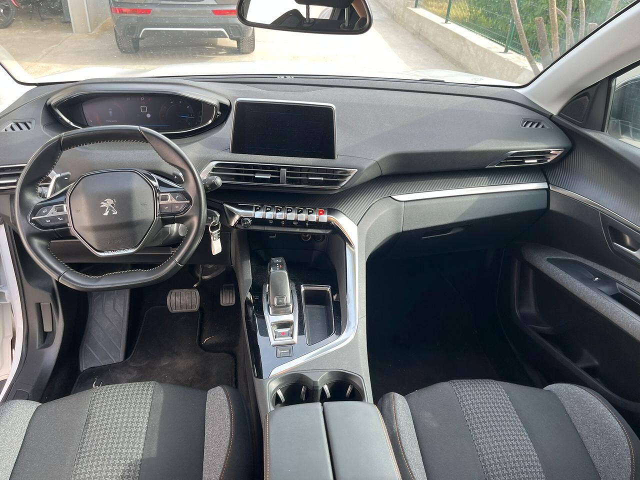 Peugeot 3008 BlueHDi 130 S&S EAT8 Business