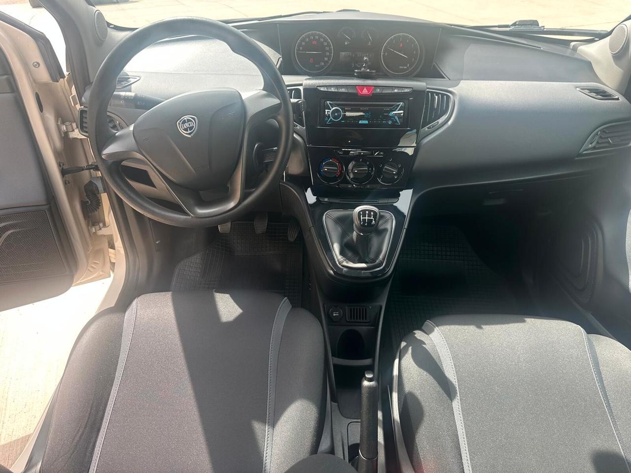 Lancia Ypsilon 1.2 69 CV 5 porte Gold