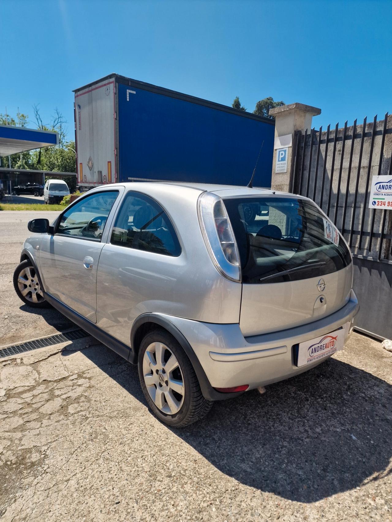 Opel Corsa 1.2i 16V cat 3 porte Sport