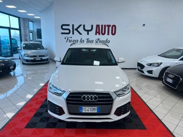 Audi Q3 2.0 TDI 120 CV Business