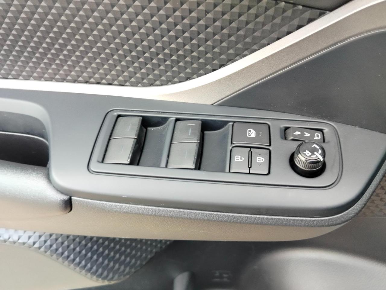 Toyota C-HR 1.8h Business e-cvt