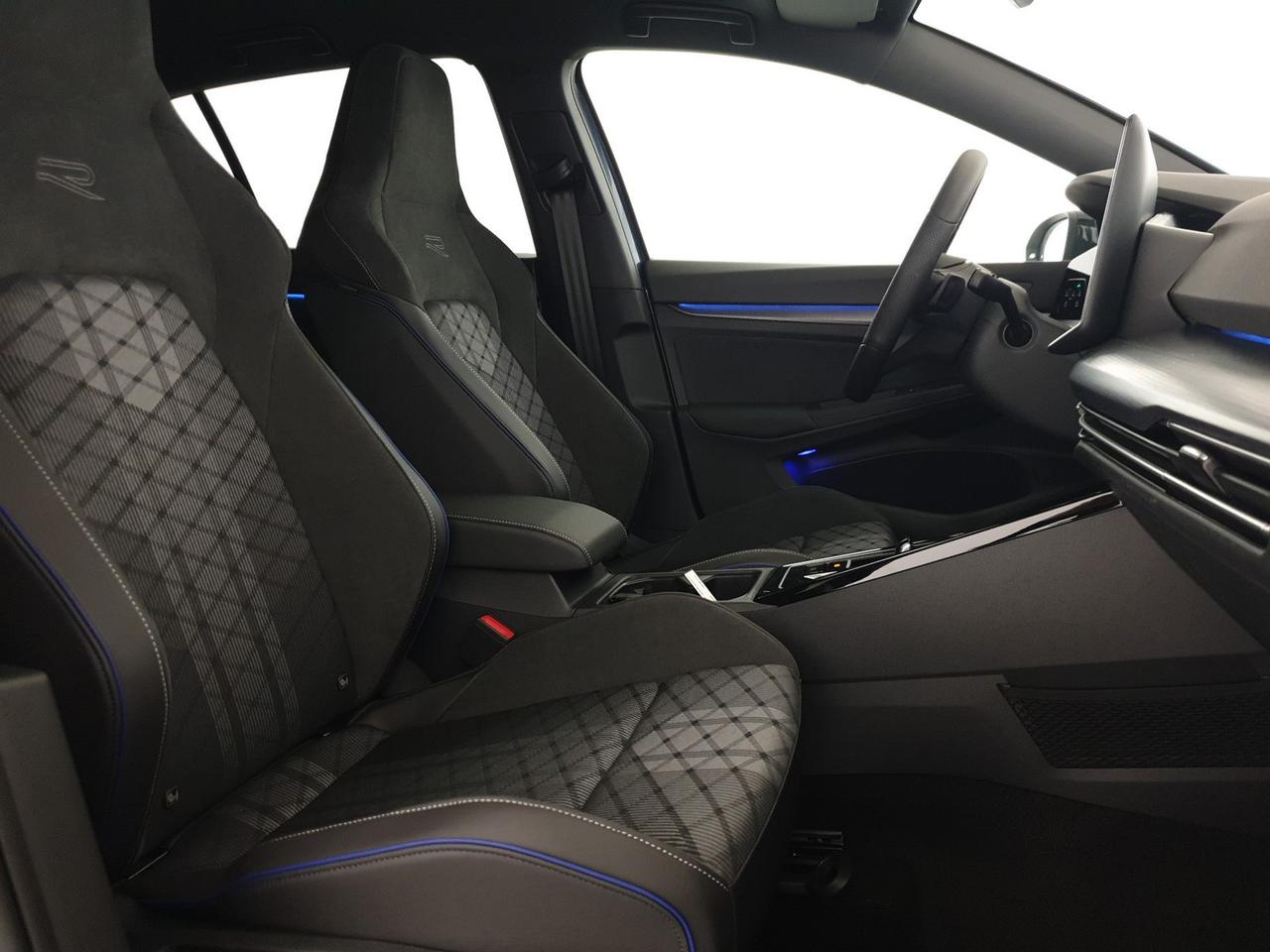 Volkswagen Golf 2.0 tdi r-line plus 150cv dsg