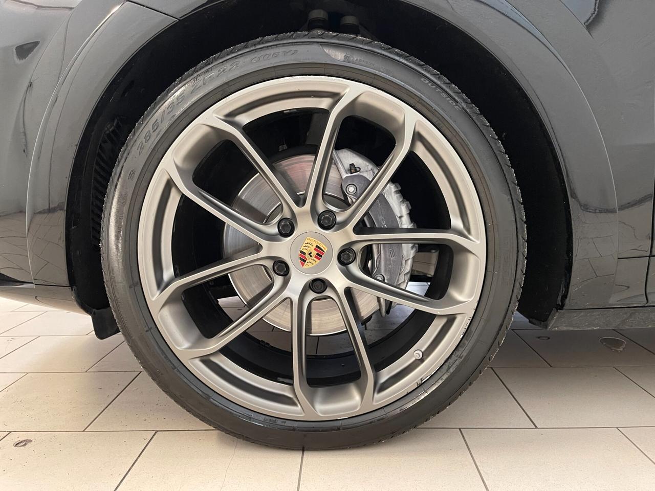 Porsche Cayenne Pacchetto Sport Carbonio-Cerchi 22 GT-Led Matrix-3.0 E-Hybrid Tiptronic-LEGGI SOTTO