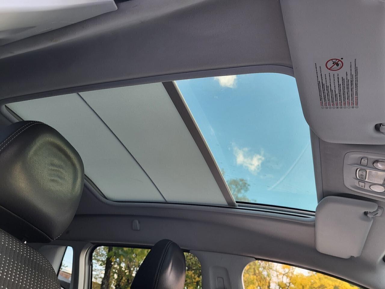 PEUGEOT 2008 1,6 HDI-TETTO PANOR-NAVI-3 REVISIONI