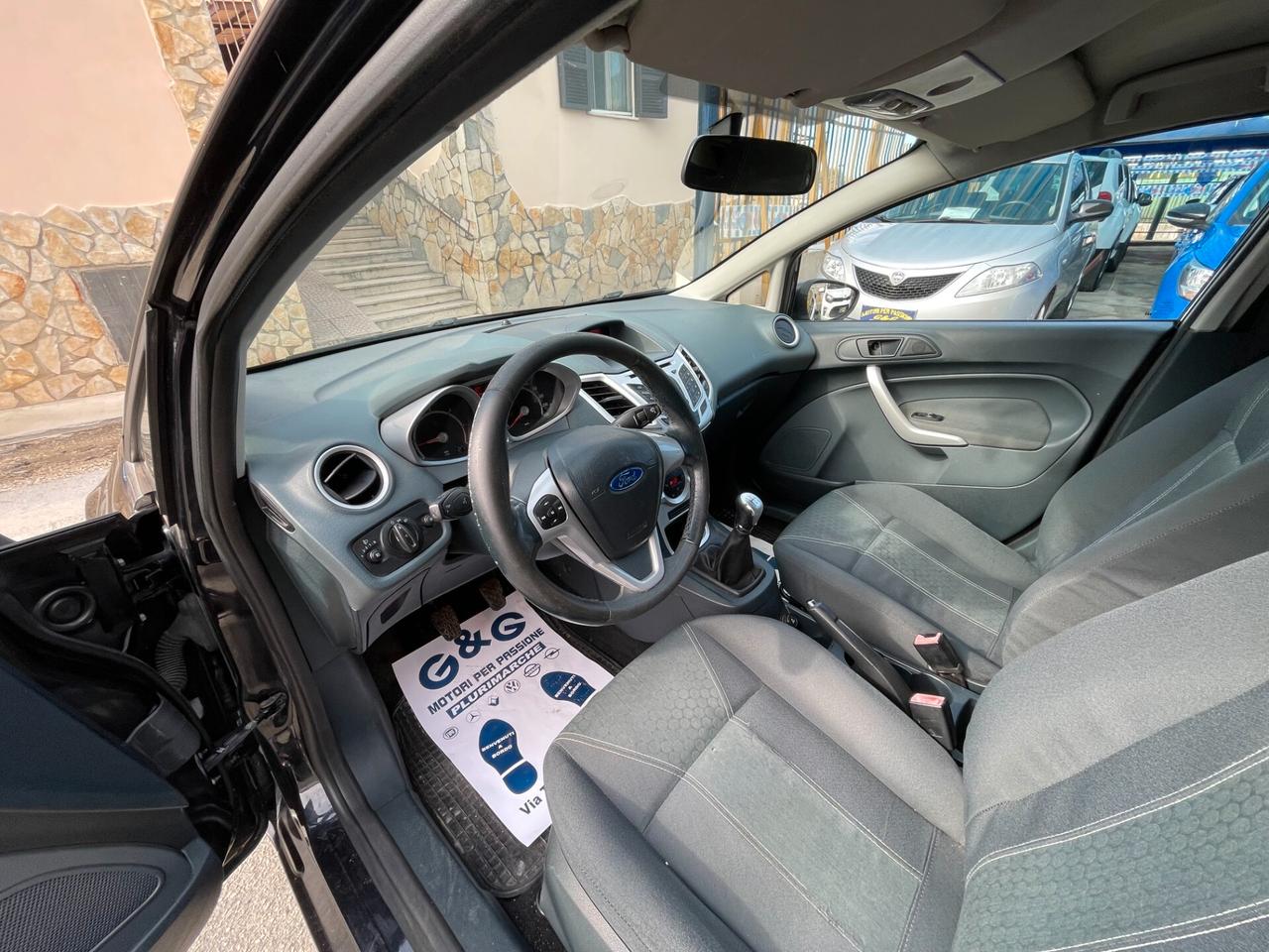 Ford Fiesta 1.4 TDCi 68CV 5 porte Titanium