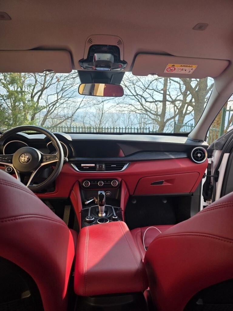 Alfa Romeo Stelvio 2.2 Turbodiesel 190 CV AT8 RWD Executive
