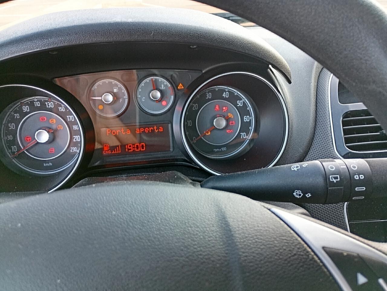 Fiat Punto 1.4 8V 5 porte Natural Power Street