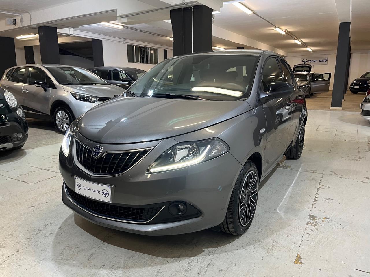 Lancia Ypsilon 1.0 FireFly 5 porte S&S Hybryd Gold