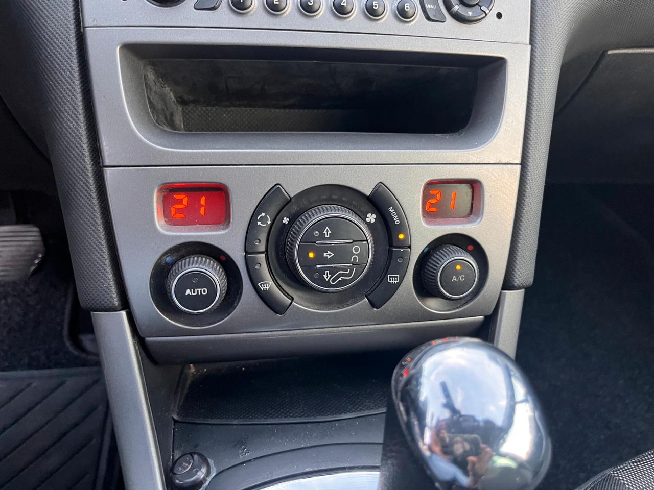 Peugeot 308 1.6 8V e-HDi 112CV Stop&Start robotiz. SW Active