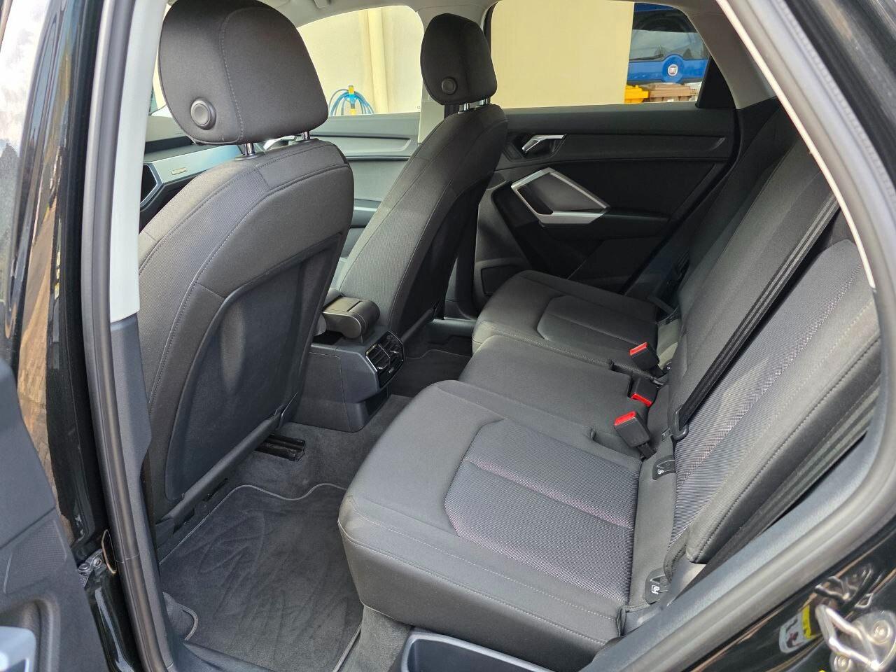 Audi Q3 35 TDI S tronic Business Advanced