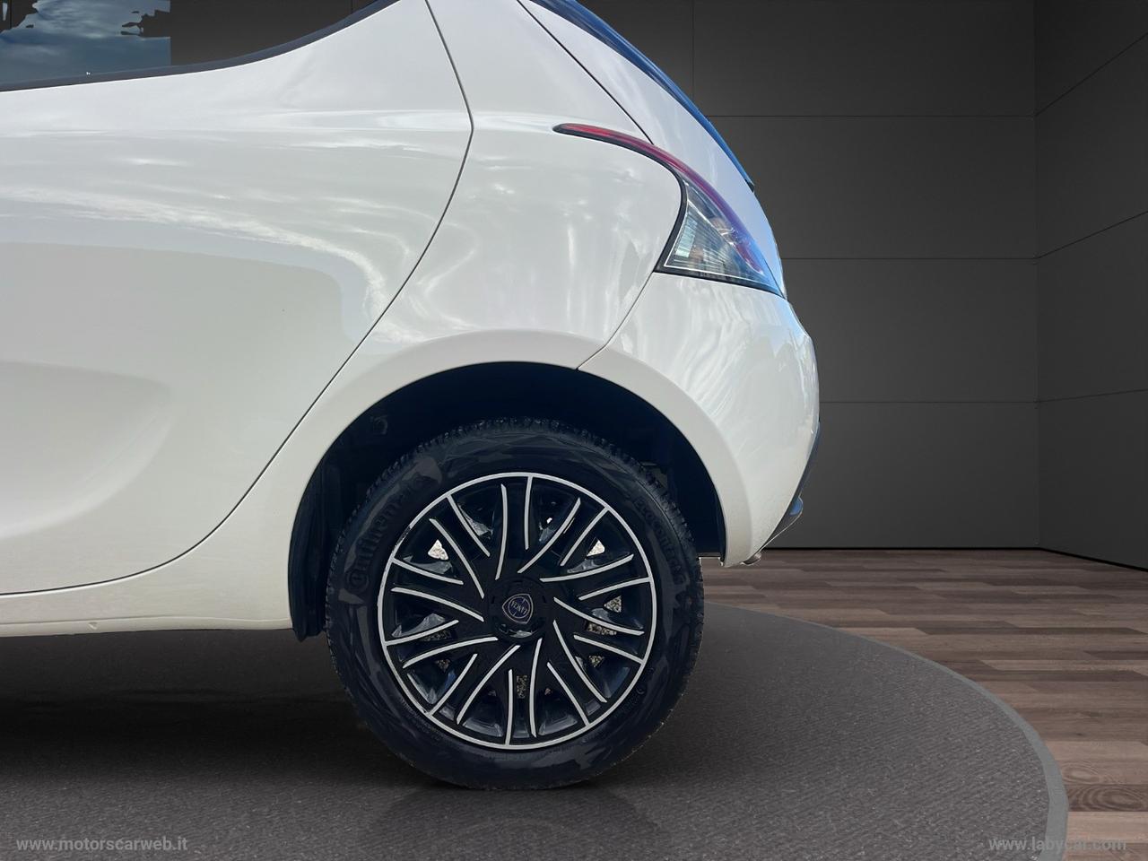 LANCIA Ypsilon 1.0 FireFly 5p. S&S Hybrid Oro