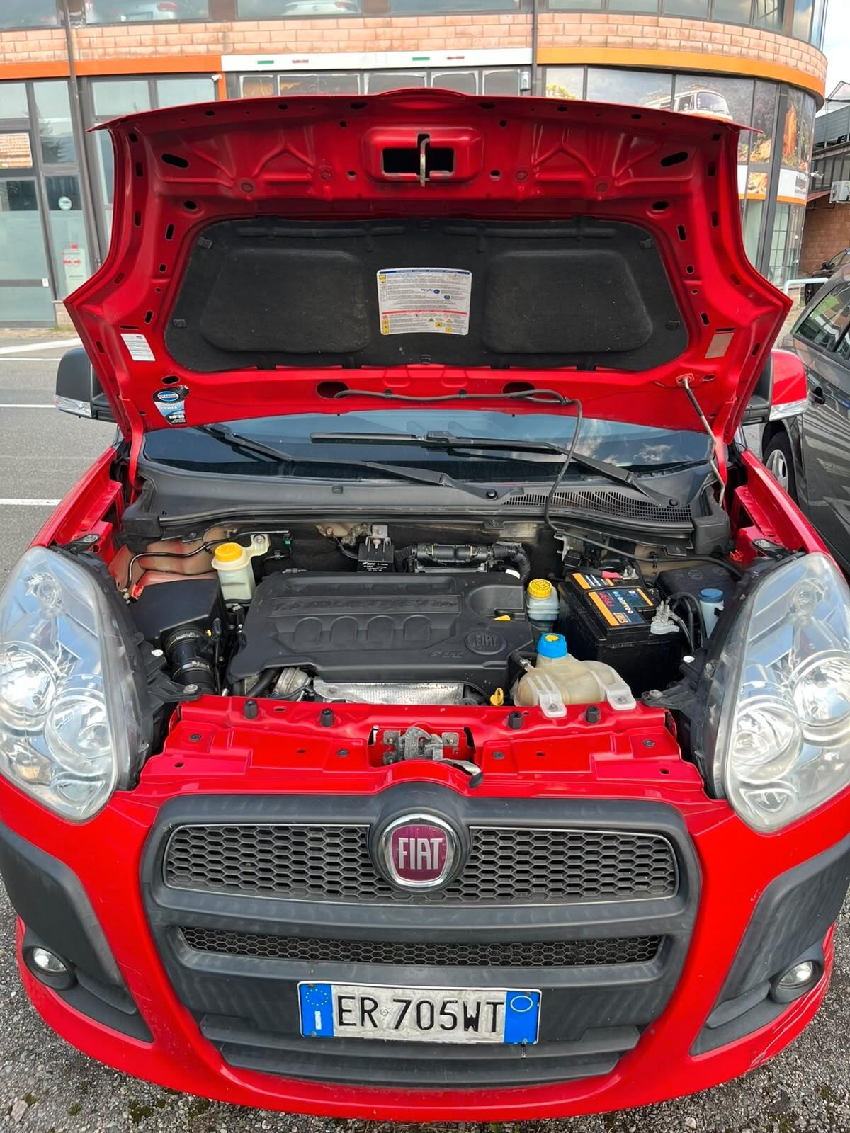 Fiat Doblo 1.6 Diesel 105 cv MJT Autocarro 5 Posti