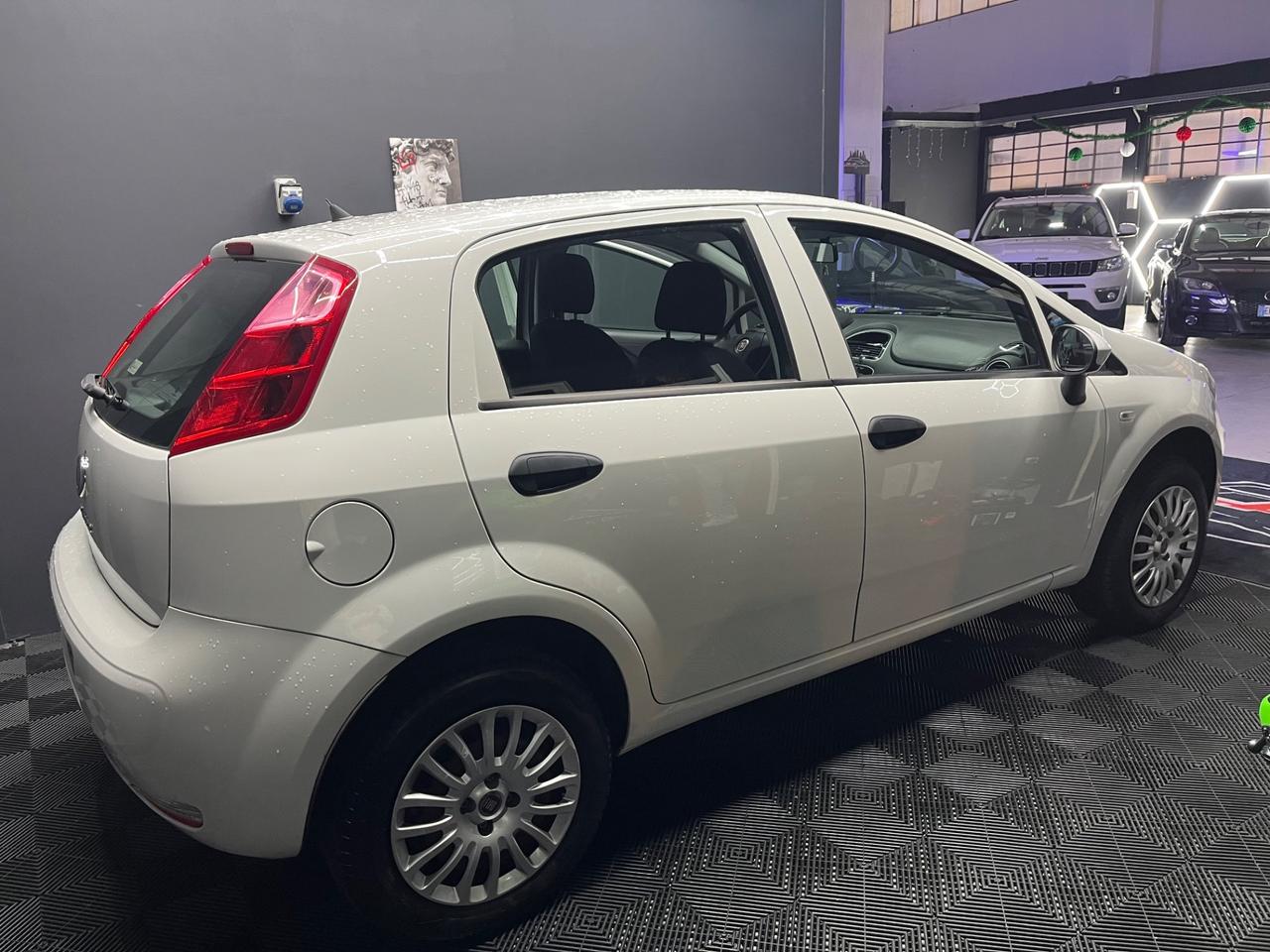 FIAT PUNTO 1.4 Benzina/Metano 70 CV – 2016 – 178.000 km