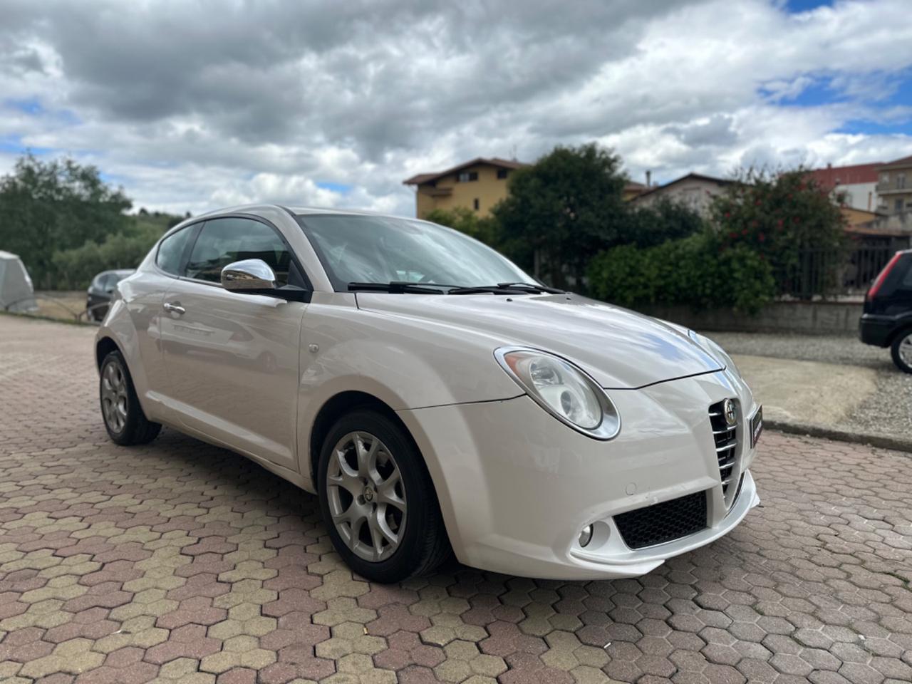 Alfa Romeo MiTo 1.6 JTDm 16V Distinctive Sport Pack