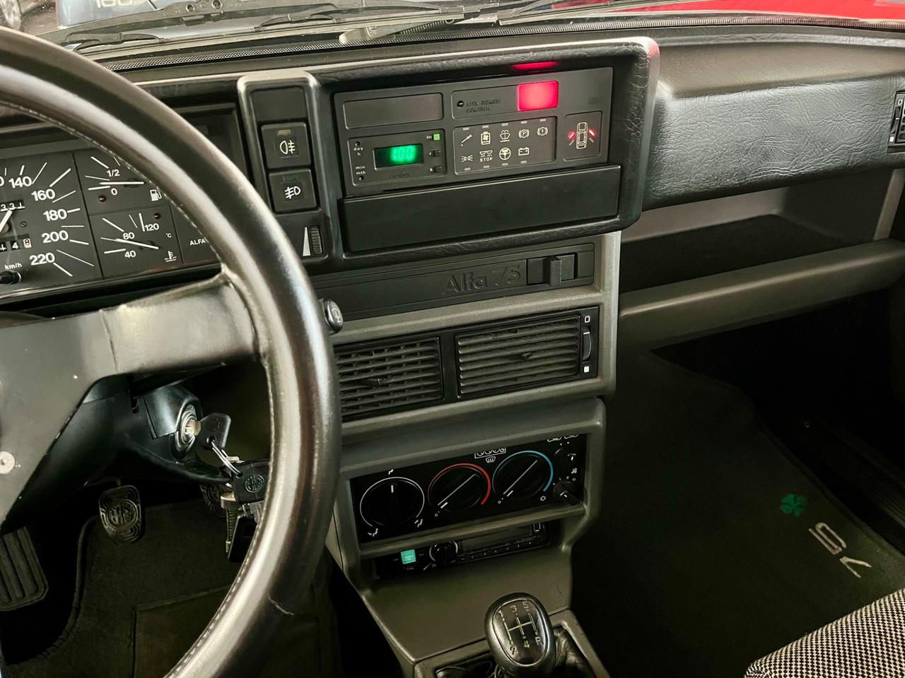 Alfa Romeo 75 2.5 V6 Quadrifoglio Verde - Targa MI