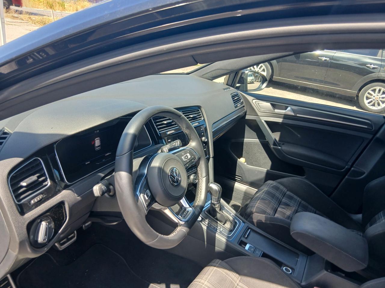 Volkswagen Golf GTD DSG 7 .5 184CV VIRTUAL,LED,XENO