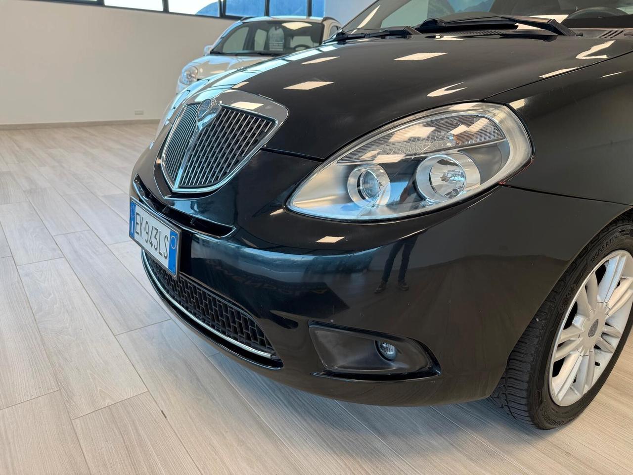 Lancia Ypsilon 1.2 69 CV Unyca