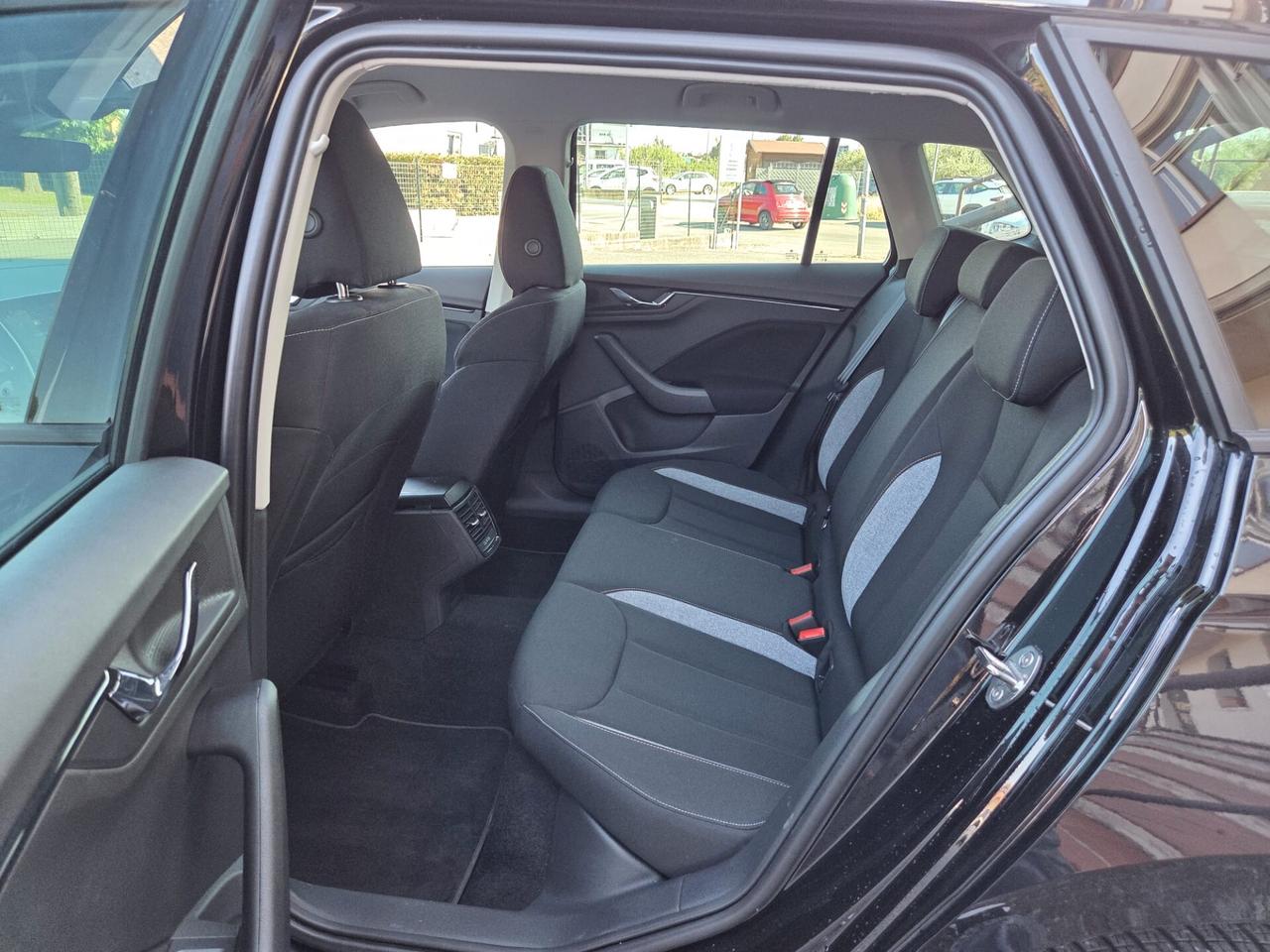 Skoda Kamiq 1.0 TSI 115 CV Black Dots