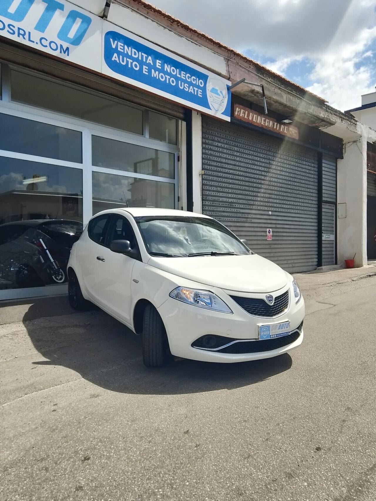 Lancia Ypsilon 1.2 69 CV 5 porte Platinum