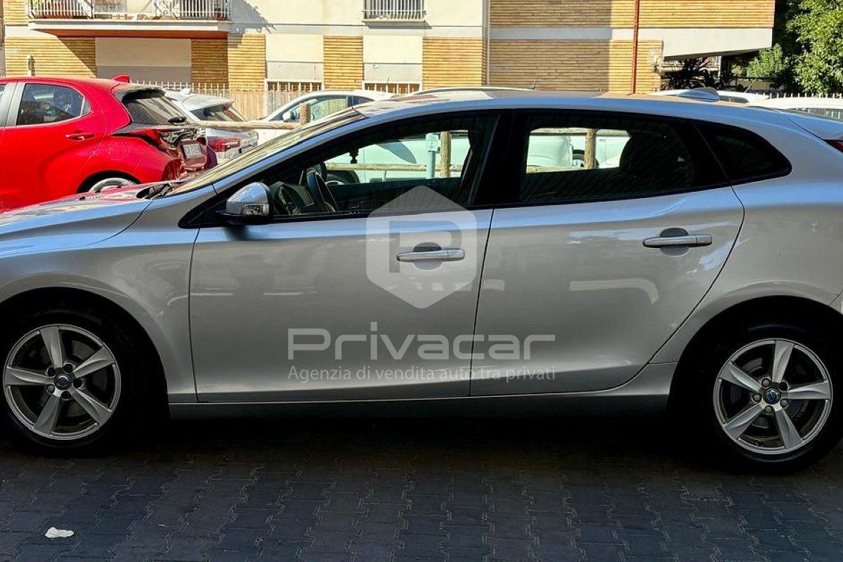 VOLVO V40 D2 R-design Kinetic