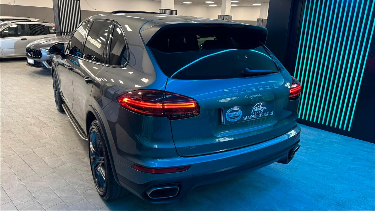 PORSCHE CAYENNE 3.0 DIESEL PLATINUM EDITION 2015