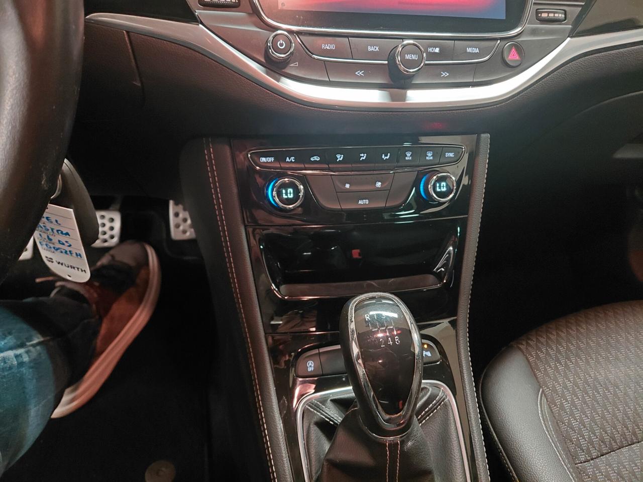 OPEL ASTRA ANNO 2016 DS 1.6 ADATTA NEOPATENTATI KM 155 mila