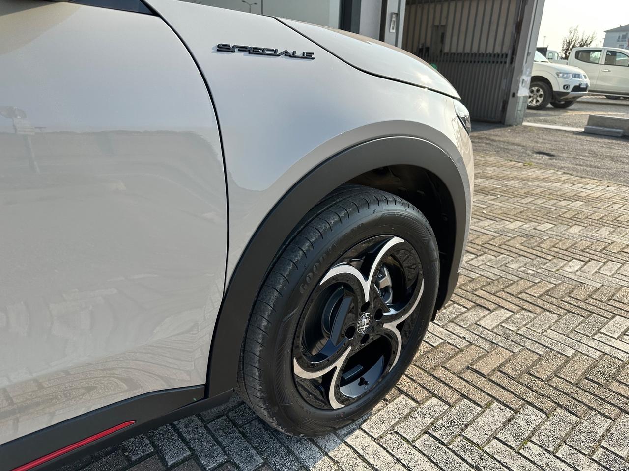 Alfa Romeo Junior 1.2 136 CV Hybrid eDCT6 Speciale