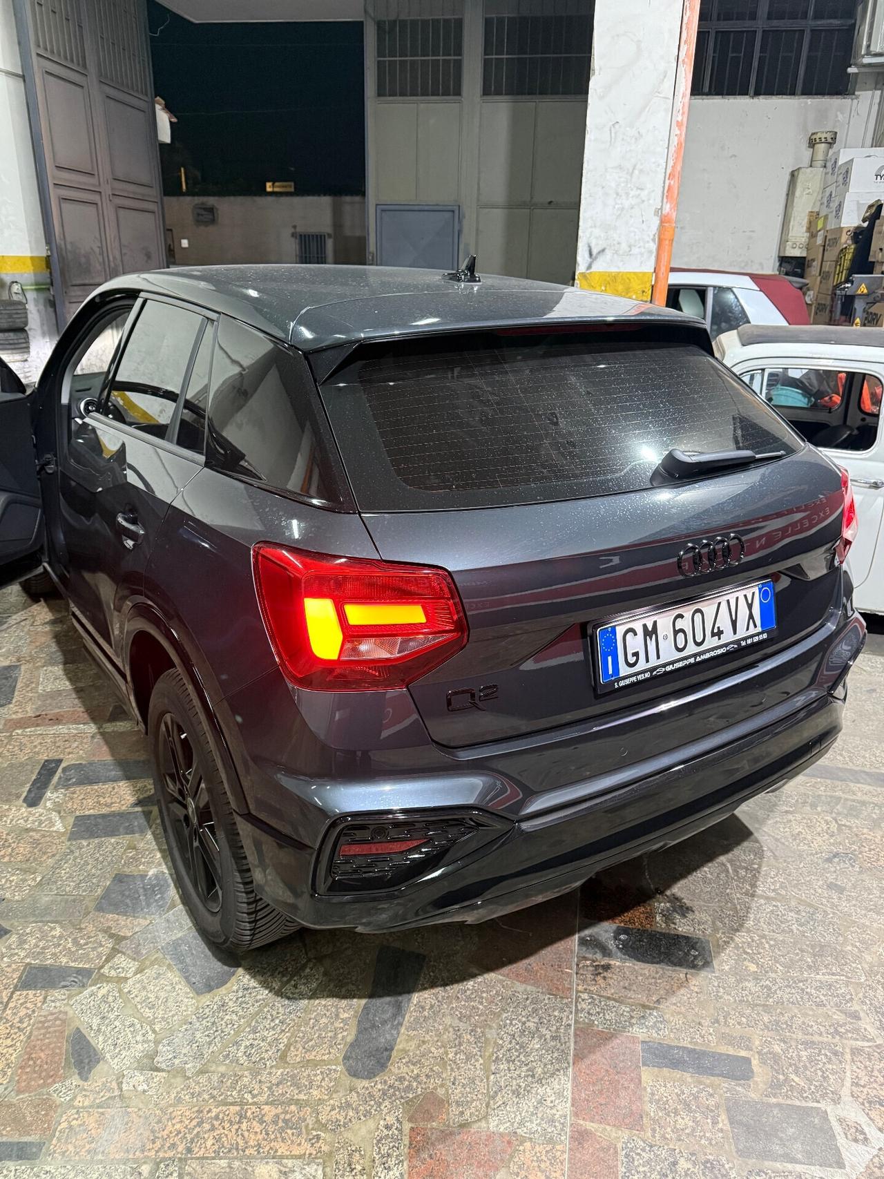 Audi Q2 30 TDI S tronic Identity Black