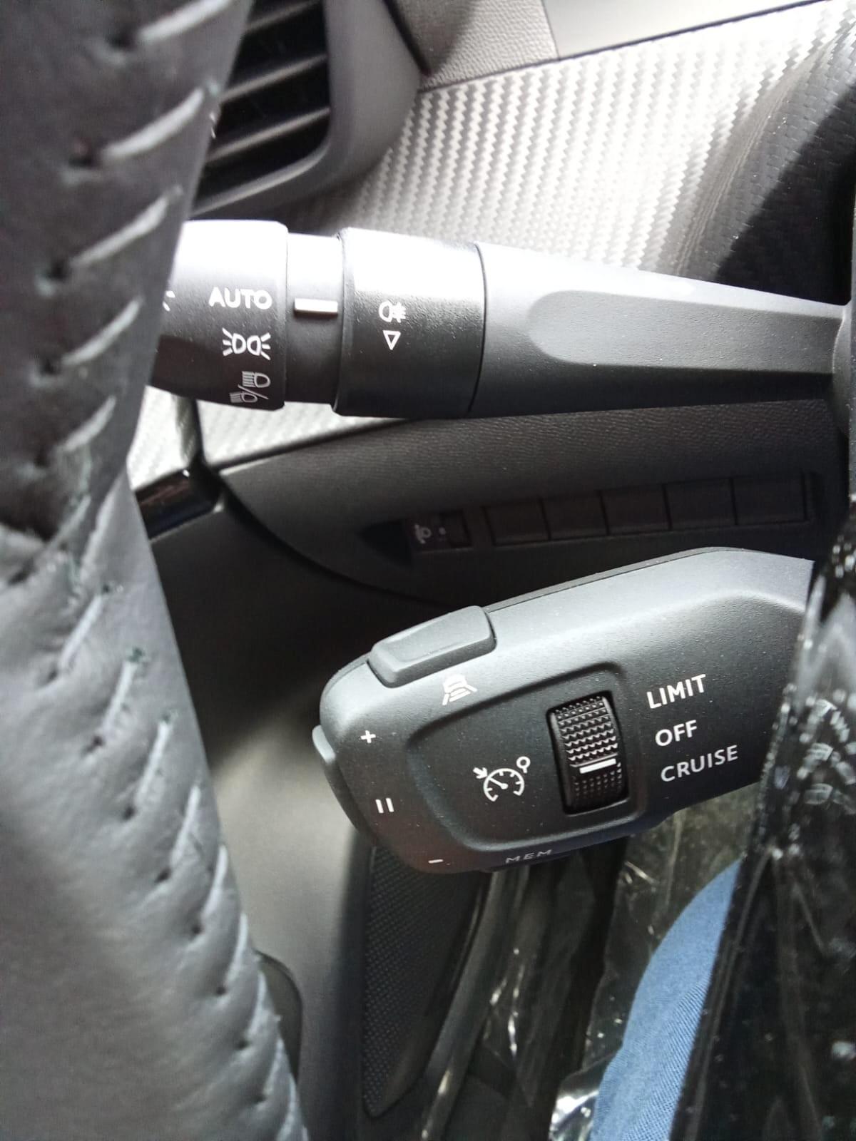 Peugeot 2008 PureTech 100 S&S Allure