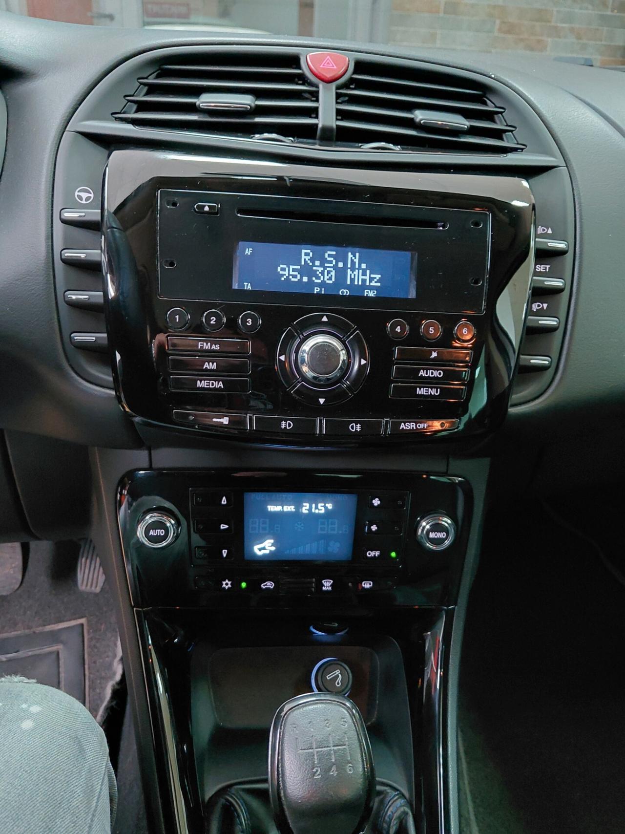 Lancia Delta 1.6 MJT DPF S MOMO DESIGN 2013