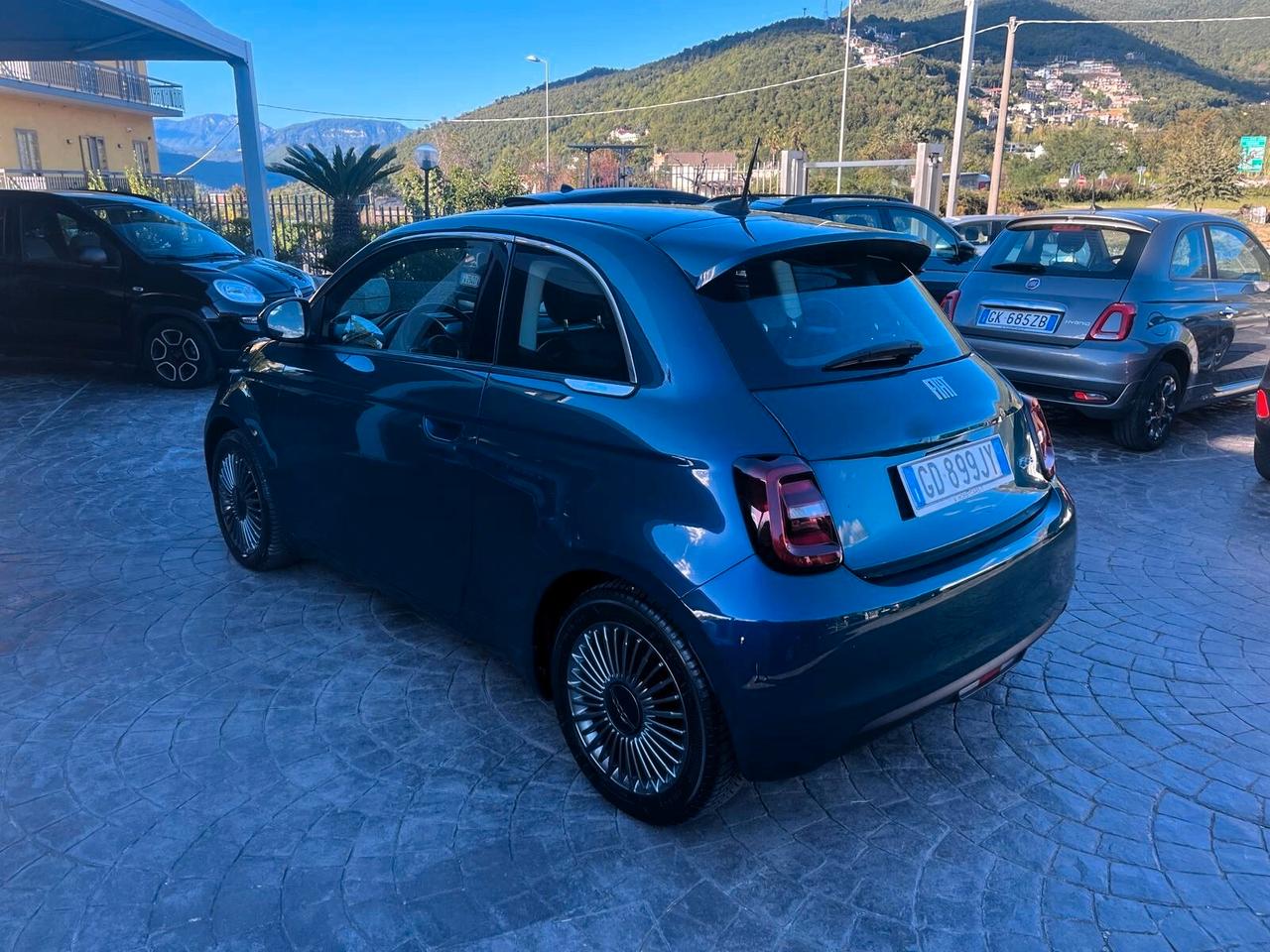 Fiat 500 500e Berlina 42 kWh Icon