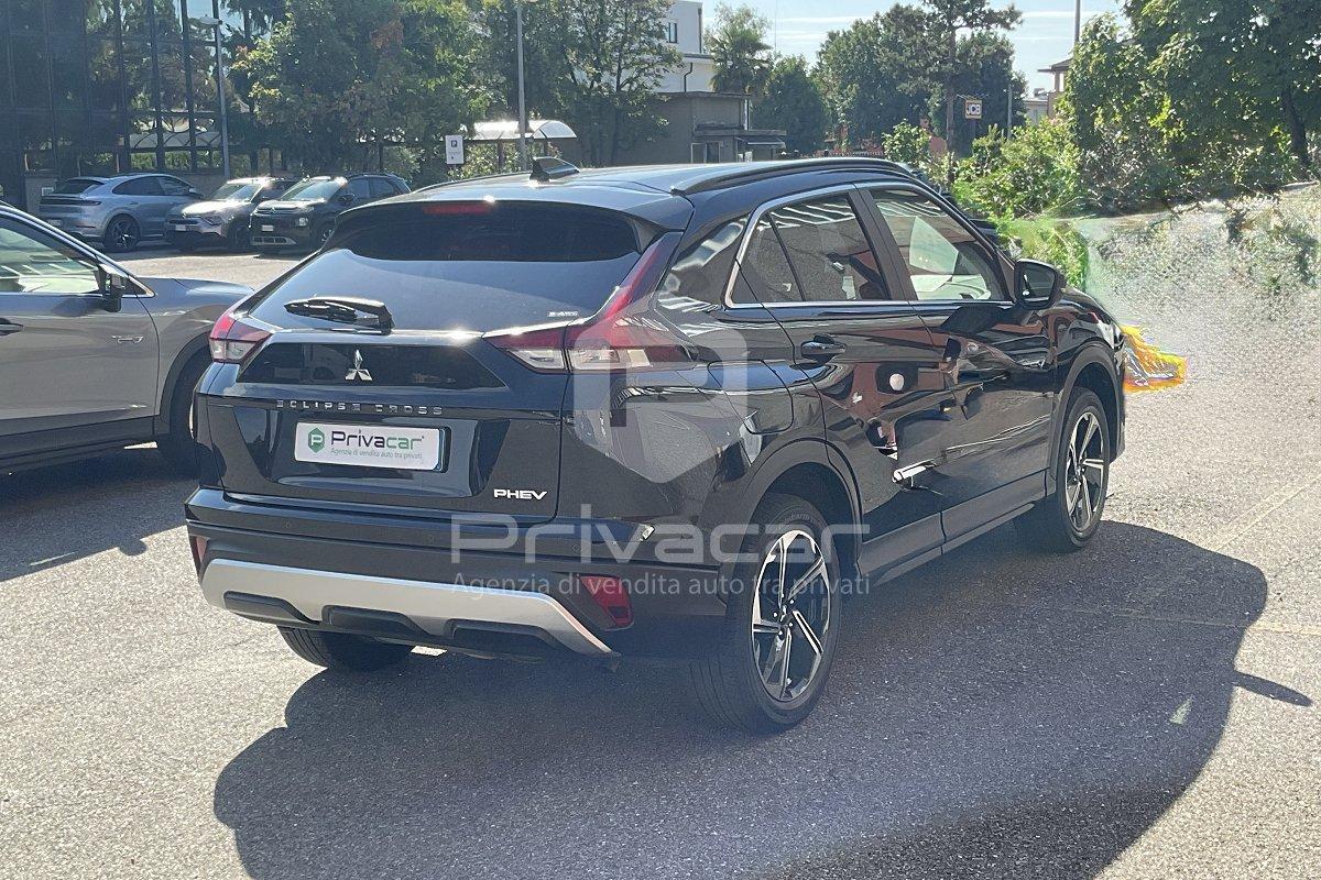 MITSUBISHI Eclipse Cross 2.4 MIVEC 4WD PHEV Instyle SDA Pack 0