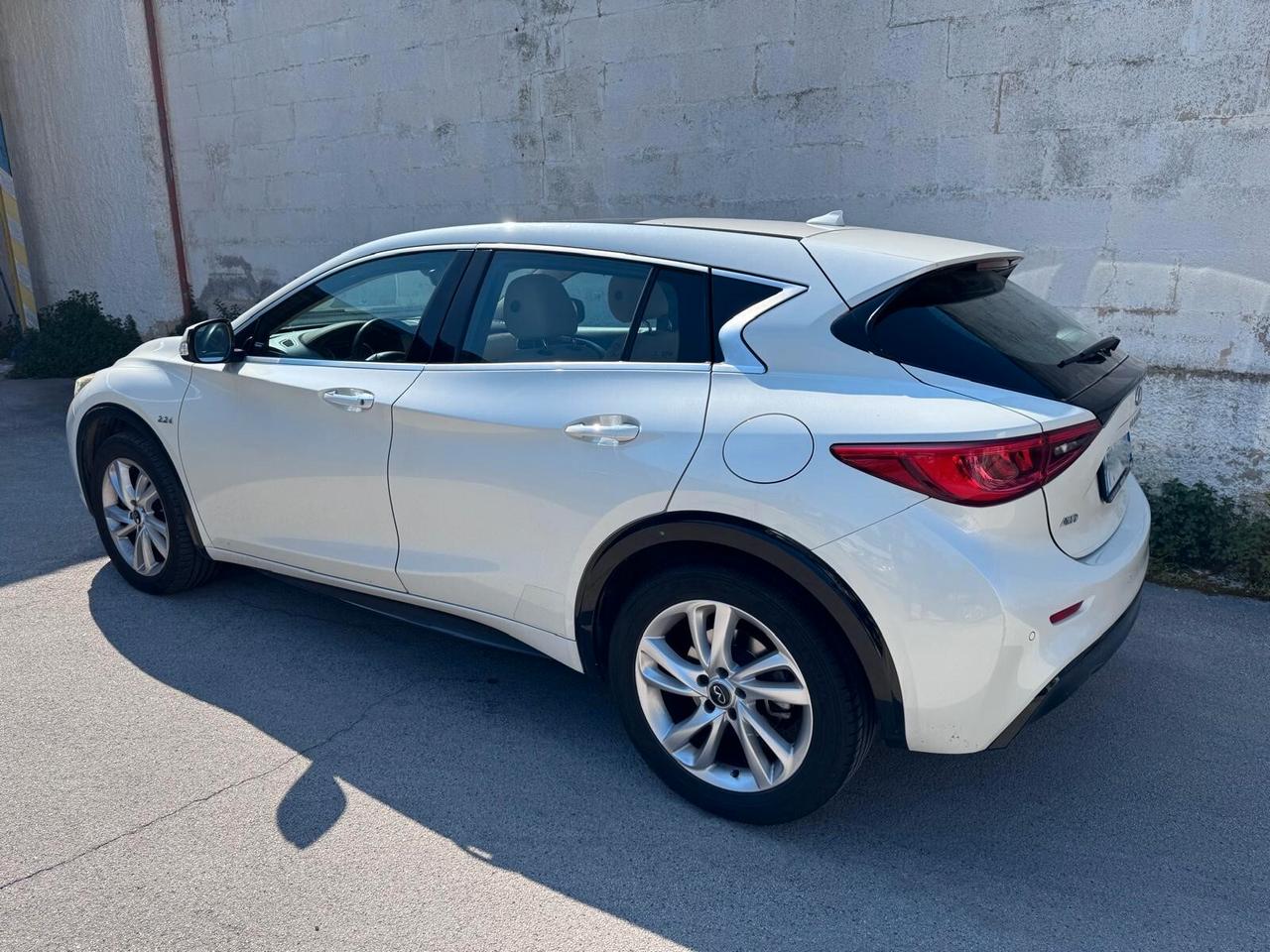 Infiniti Q30 2.2 diesel DCT AWD Luxe Tech