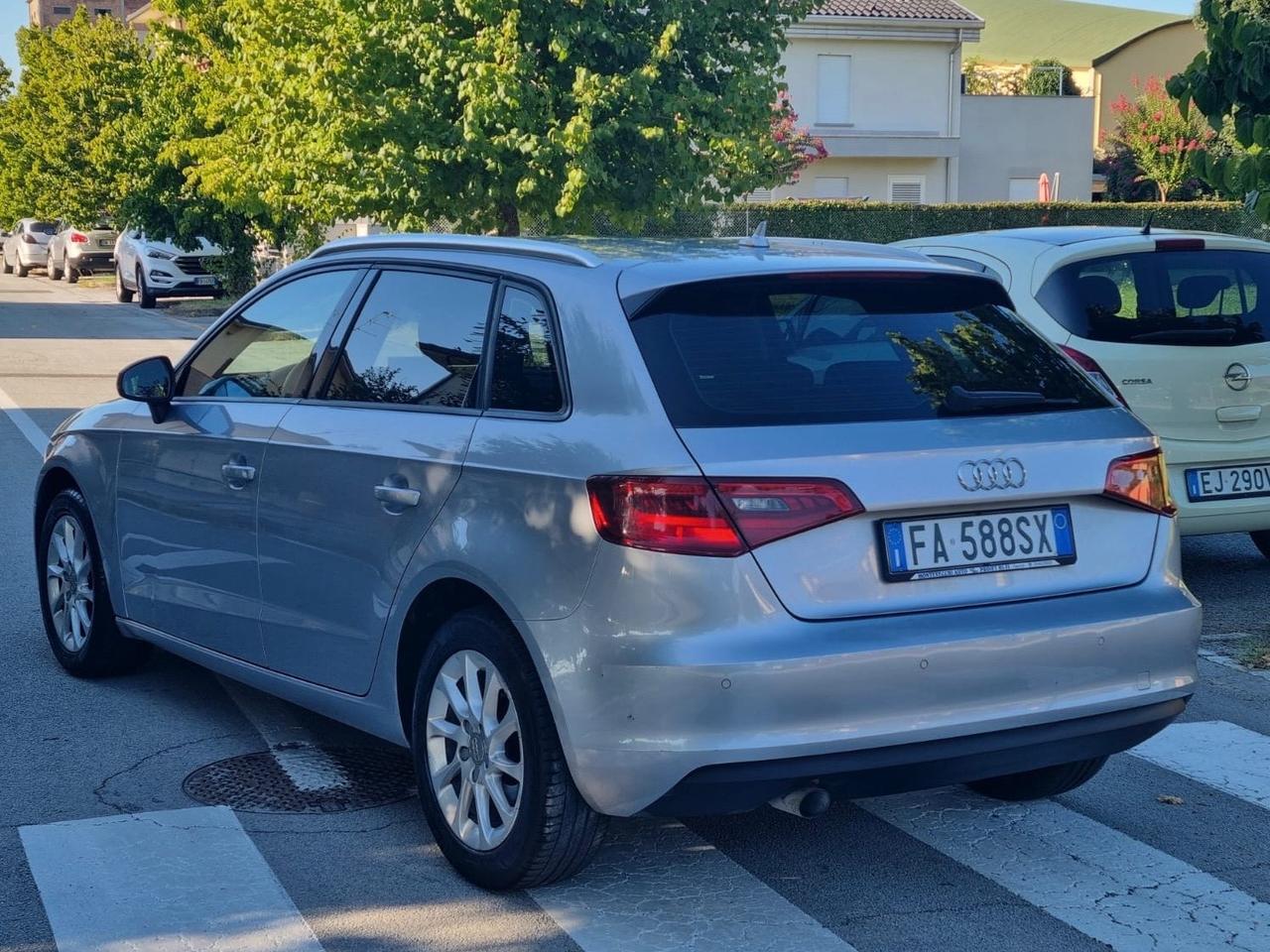 Audi A3 Sedan 1.6 TDI clean diesel Ambition